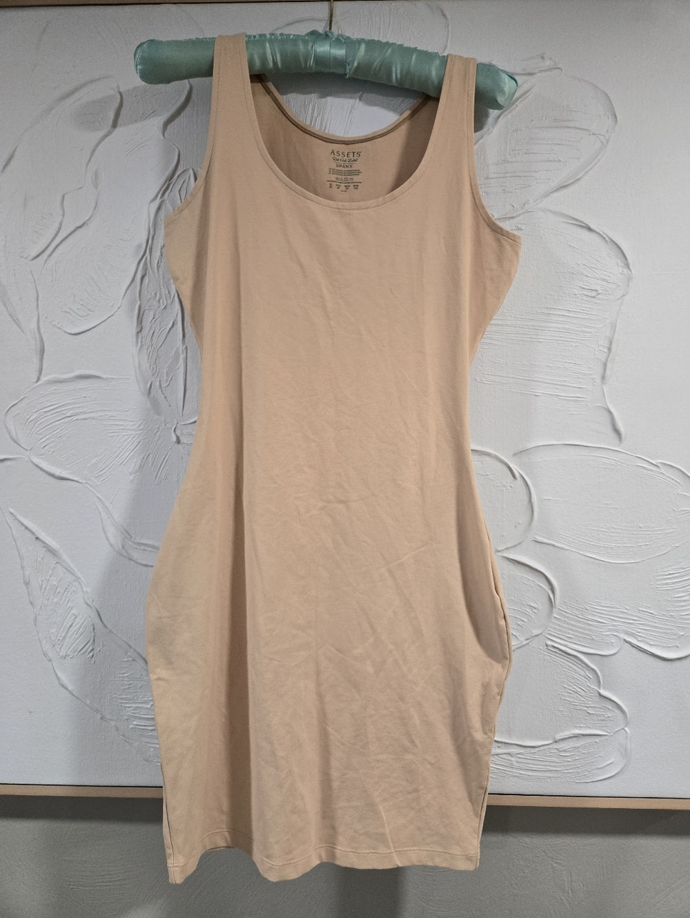 Assets By SPANX• Red Hot Label Sleek Slimming Cream Scoop Neck Tank Slip. Sz XL